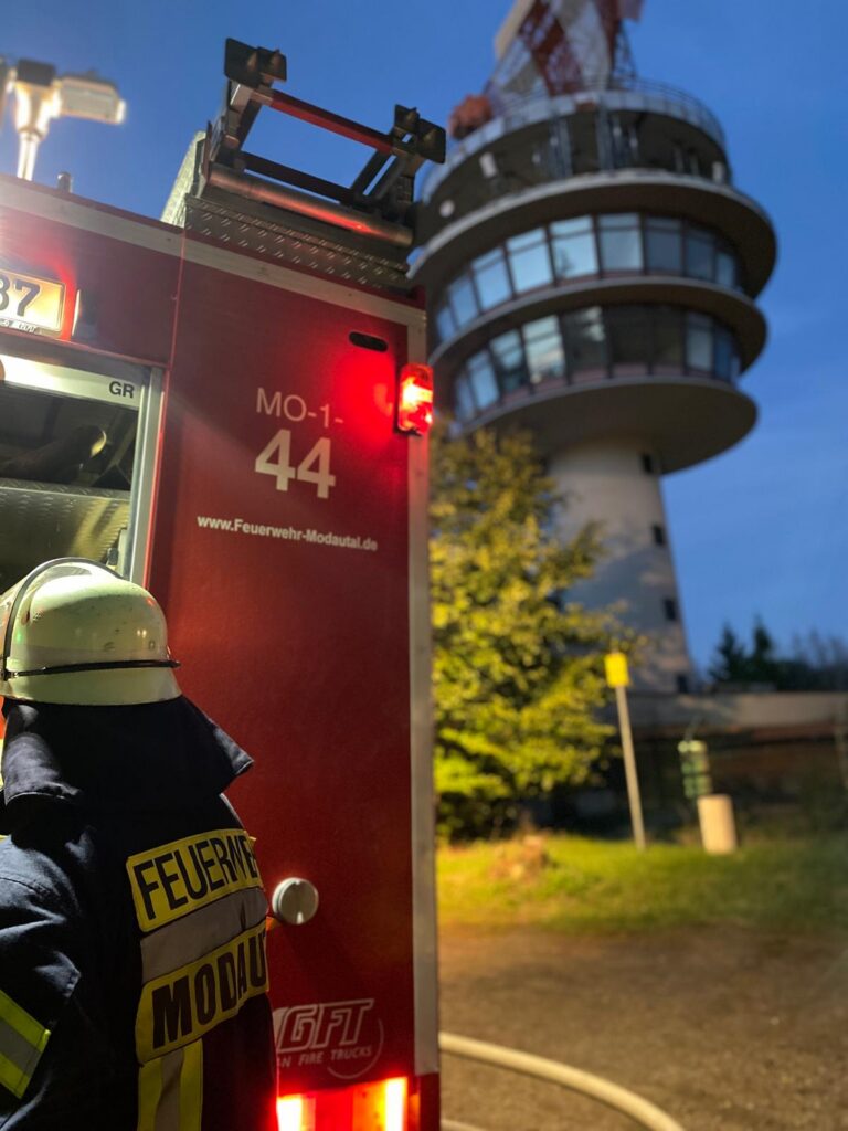 Einsatzübung am höchsten Gebäude im Modautal: Dem Radardurm der Deutschen Flugsicherung